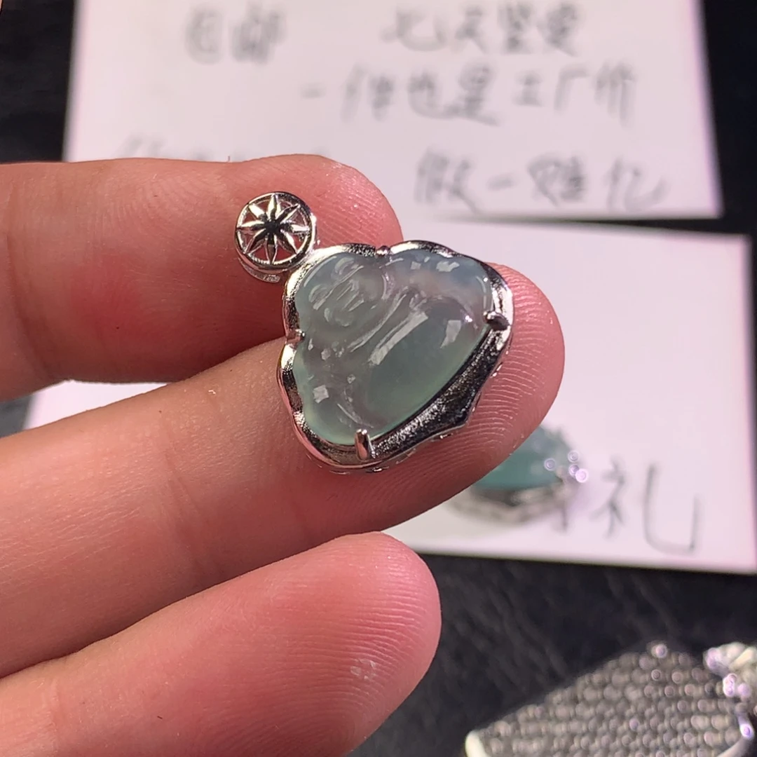 翡翠未镶嵌颈饰z****g佛公