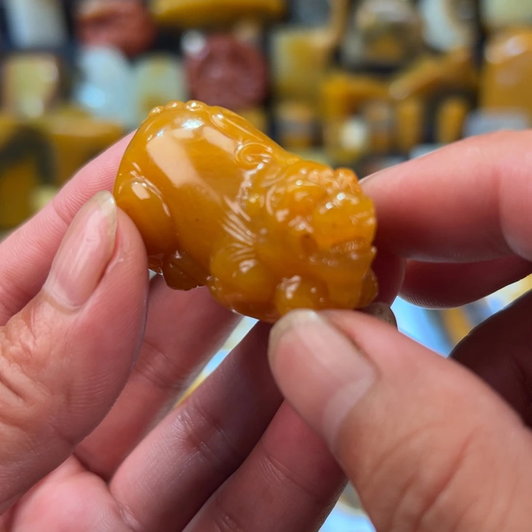 石英质玉（黄龙玉）合金颈饰