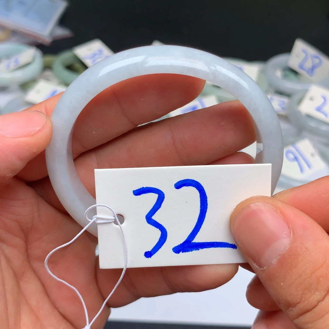 翡翠手镯未镶嵌45888888889988