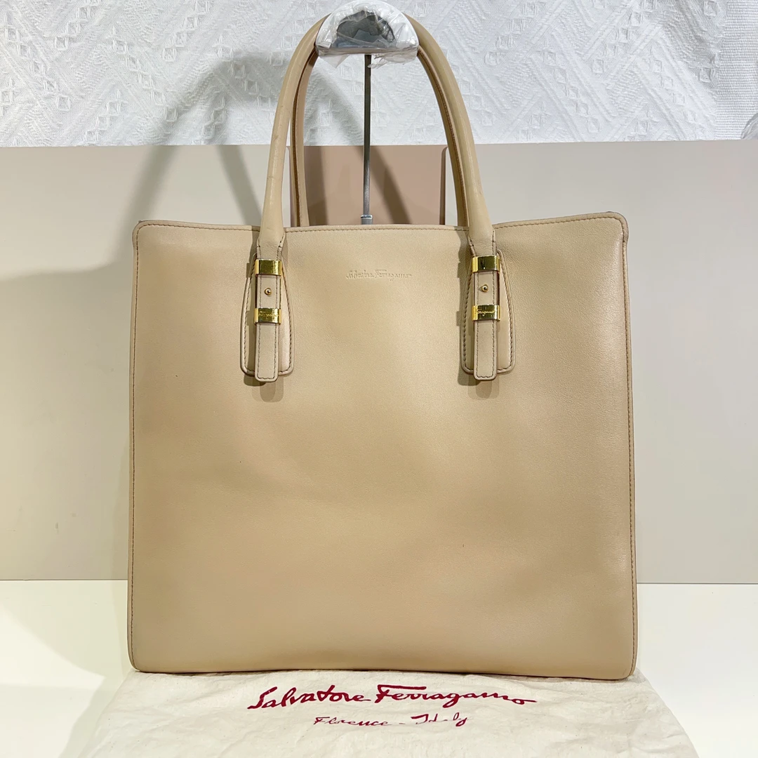 95新 FERRAGAMO/菲拉格慕 菲拉格慕现代款托特包a8187