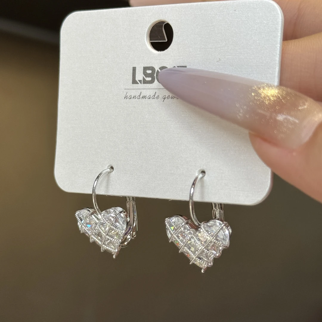 铜合金锆石耳饰 超闪轻奢爱心耳扣耳坠小众设计高级感精致气质女
