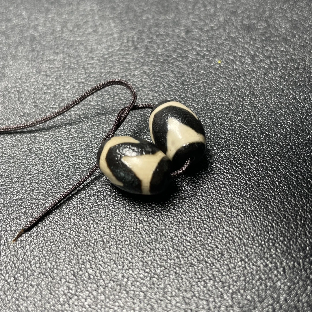 【古珠】二十世纪玛瑙珠，虎牙对珠，2411200483