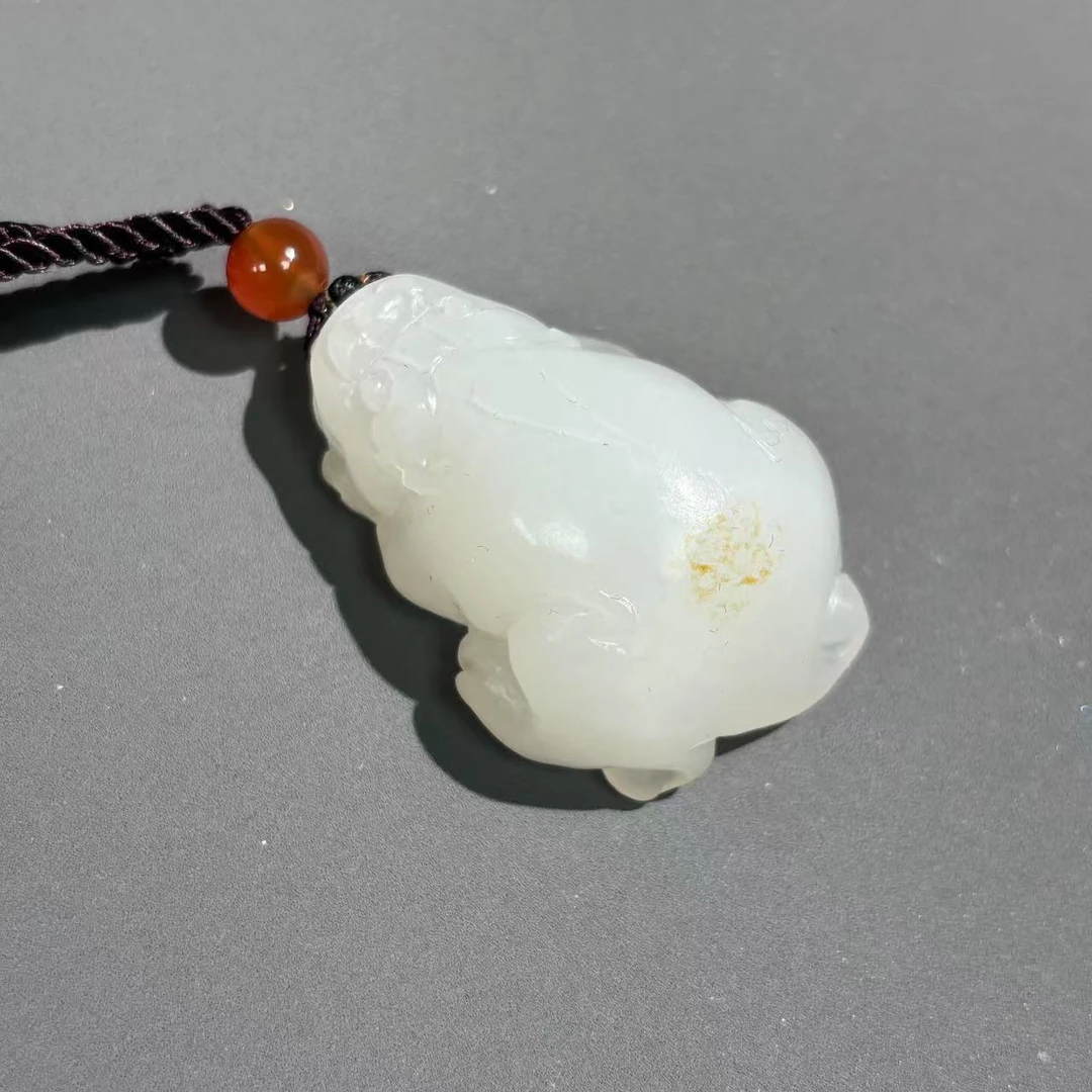 清代和田玉貔貅挂件lm