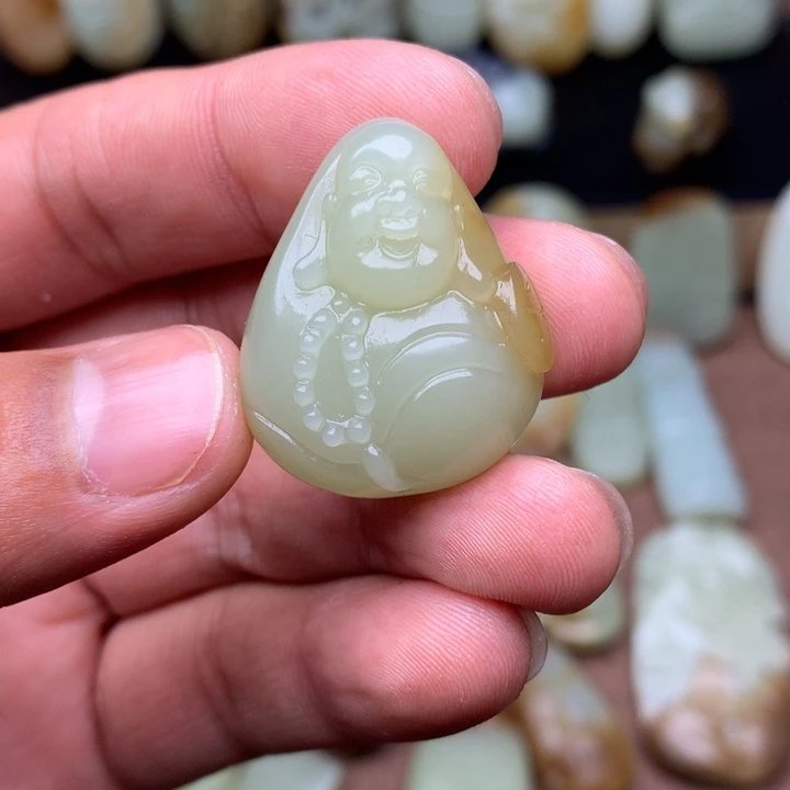 最***星和田玉（糖玉）未镶嵌颈饰