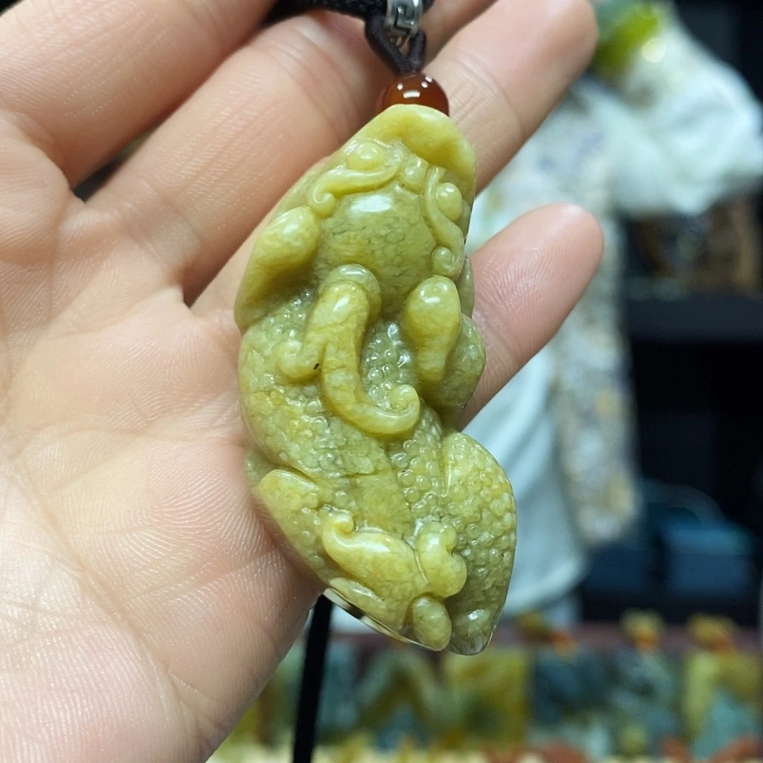 未镶嵌岫玉挂件吊坠