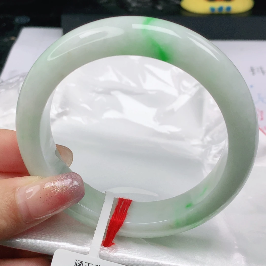 翡翠未镶嵌手镯正