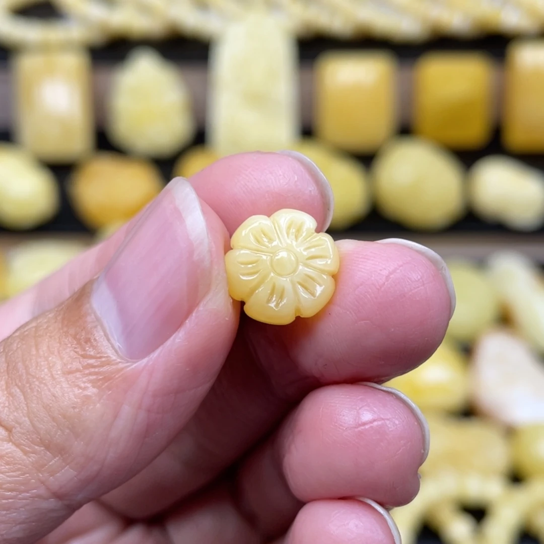 琥珀未镶嵌裸石琥珀蜜蜡