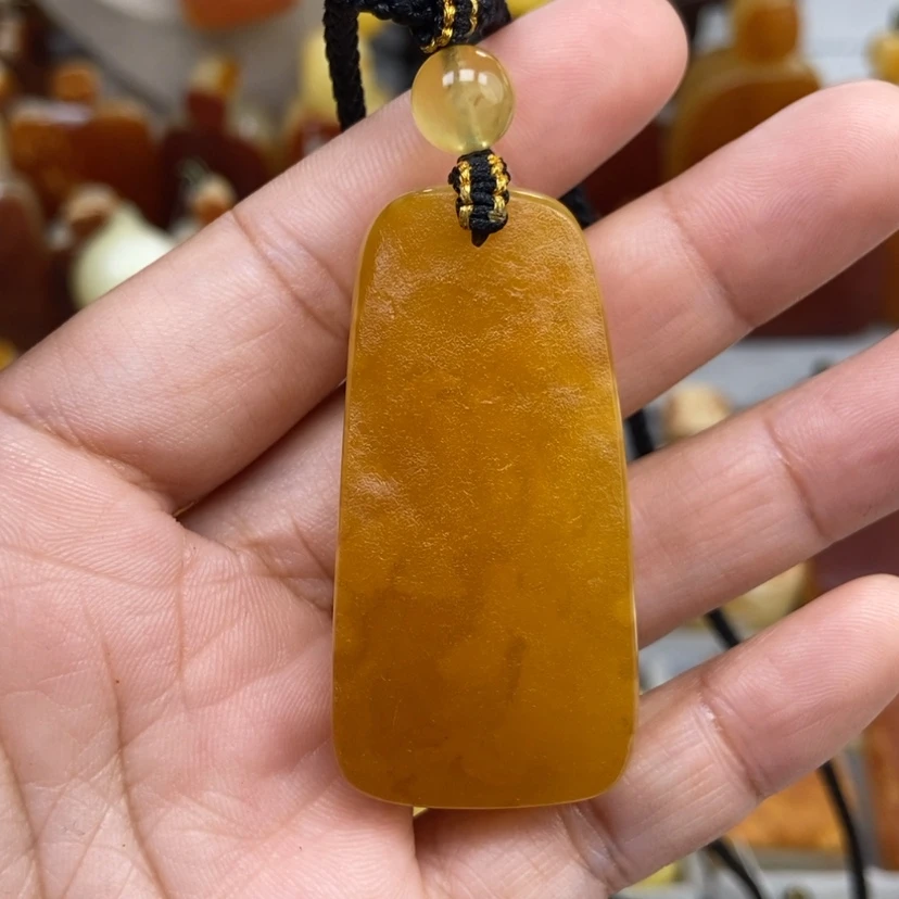 【闪购商品】琥珀颈饰未镶嵌