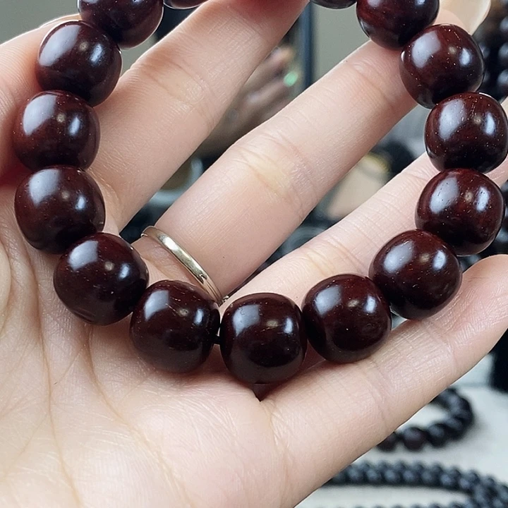 ᝰ****檀香紫檀（小叶紫檀）