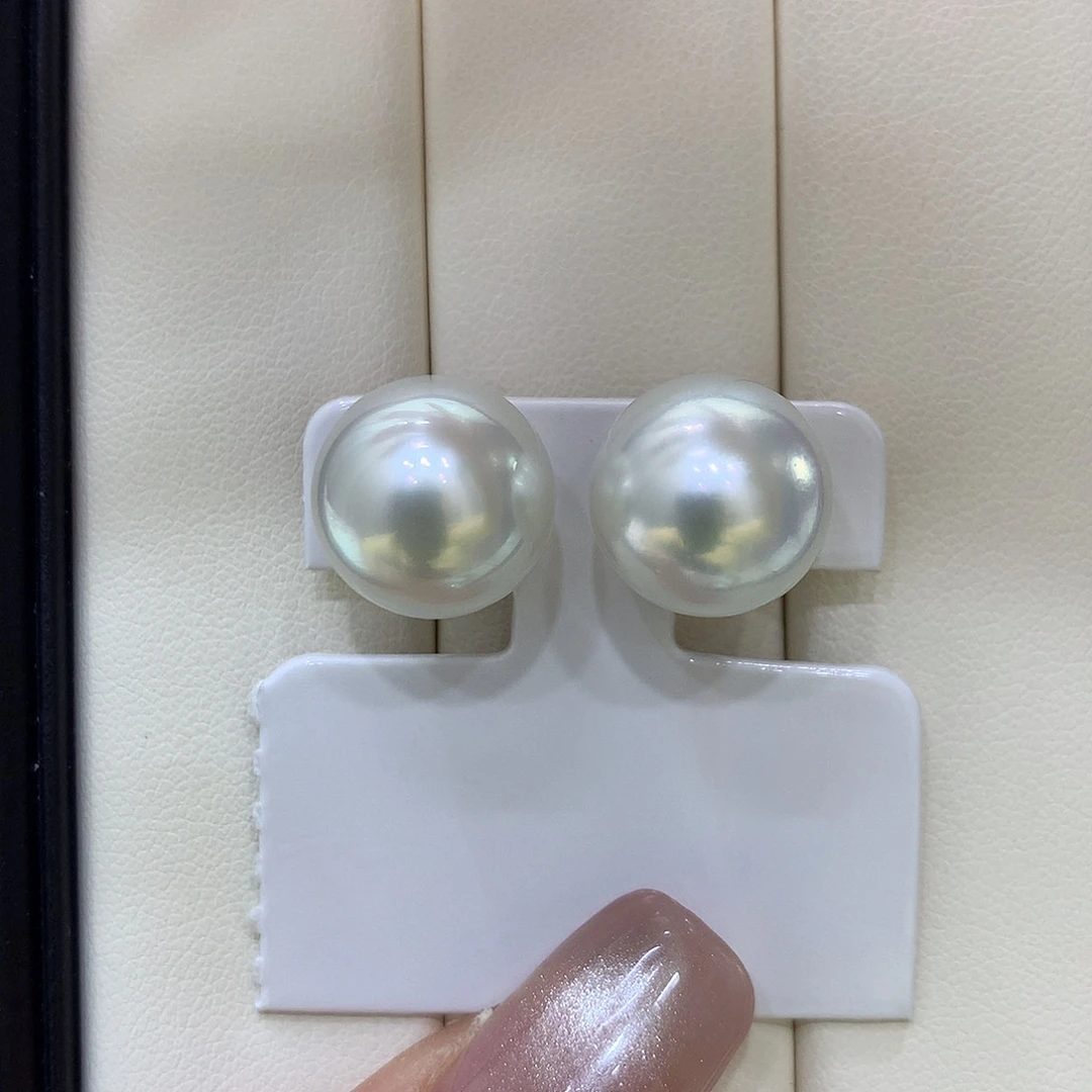 耳饰18K金镶嵌海水珍珠13-14mm澳白