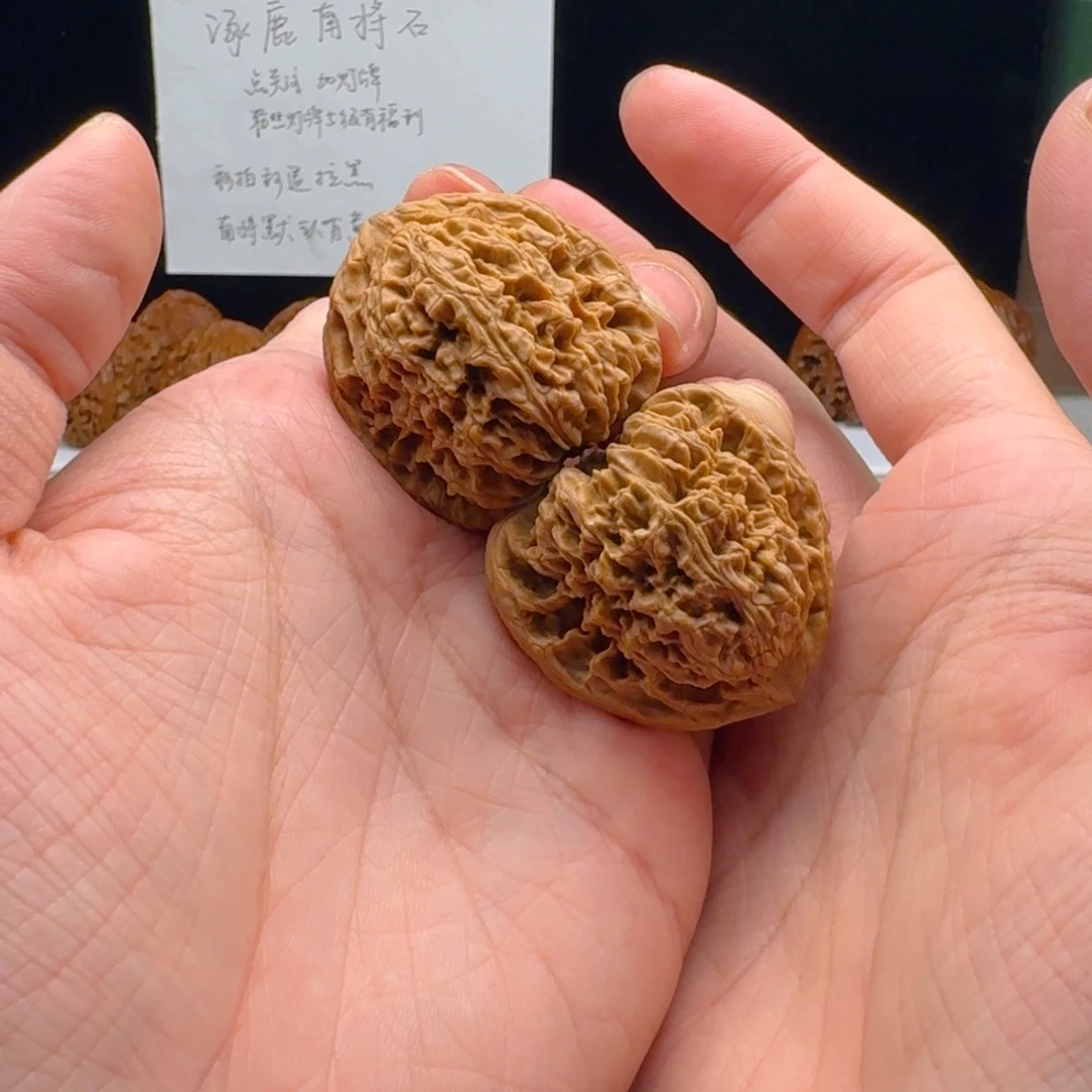 文玩核桃吊坠南疆