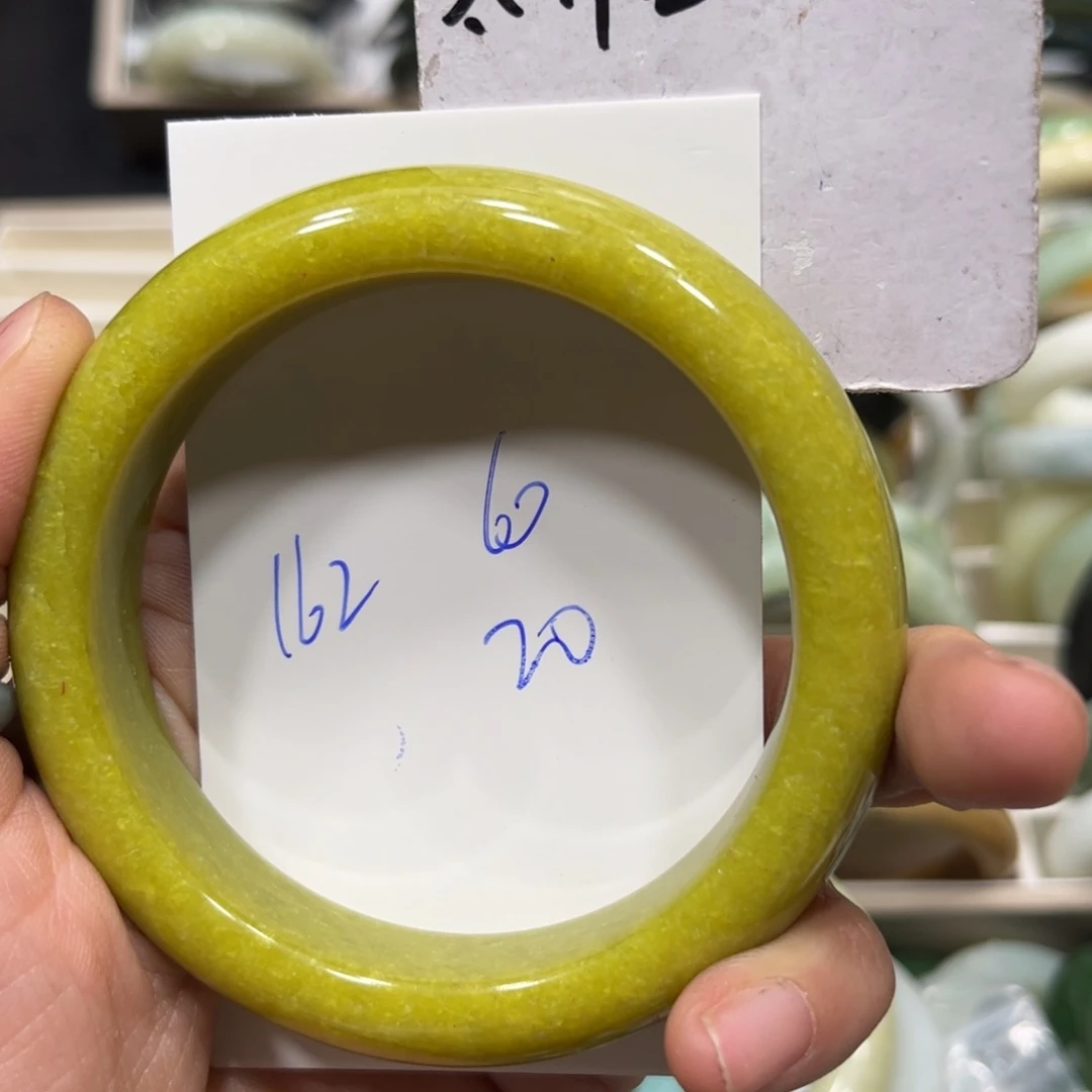 蛇纹石玉手镯未镶嵌思**子