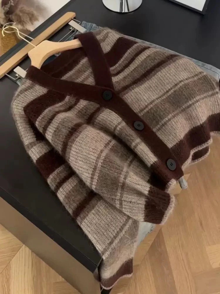 欧洲站撞色条纹V领针织外套春装新款慵懒风小众漂亮软糯毛衣开衫