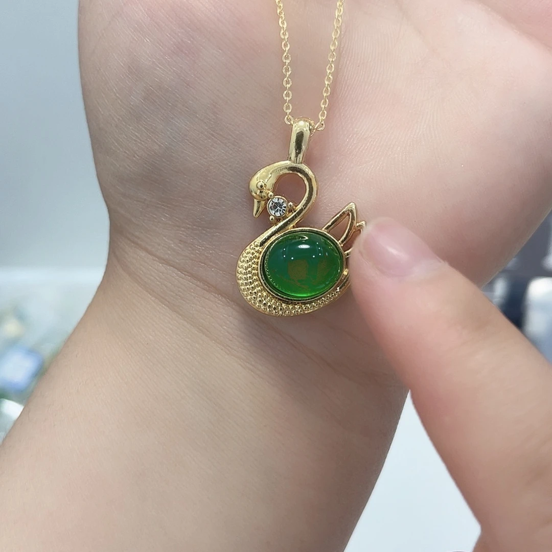 翡翠14K金镶嵌颈饰吊坠5