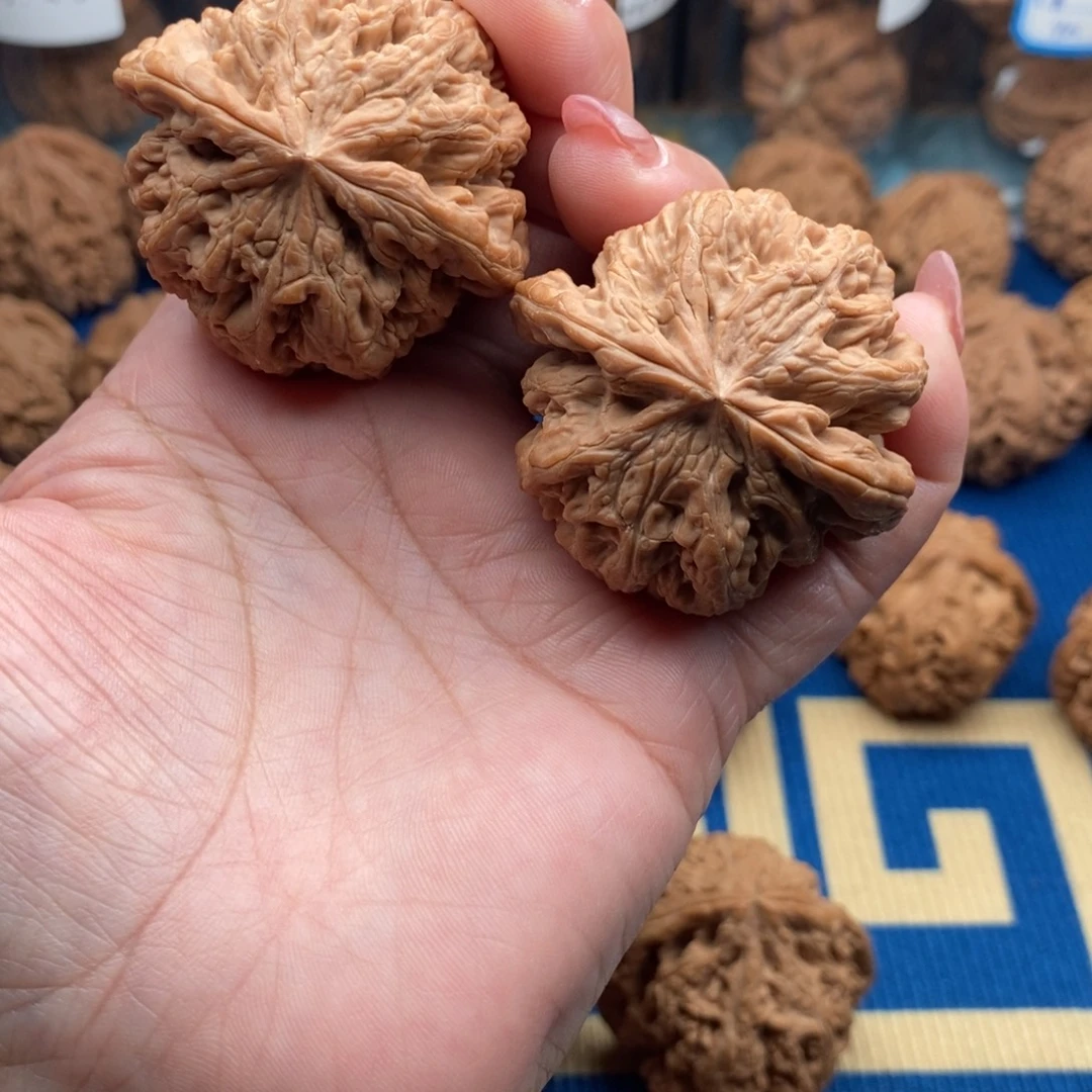 男***༒文玩核桃吊坠粗筋45