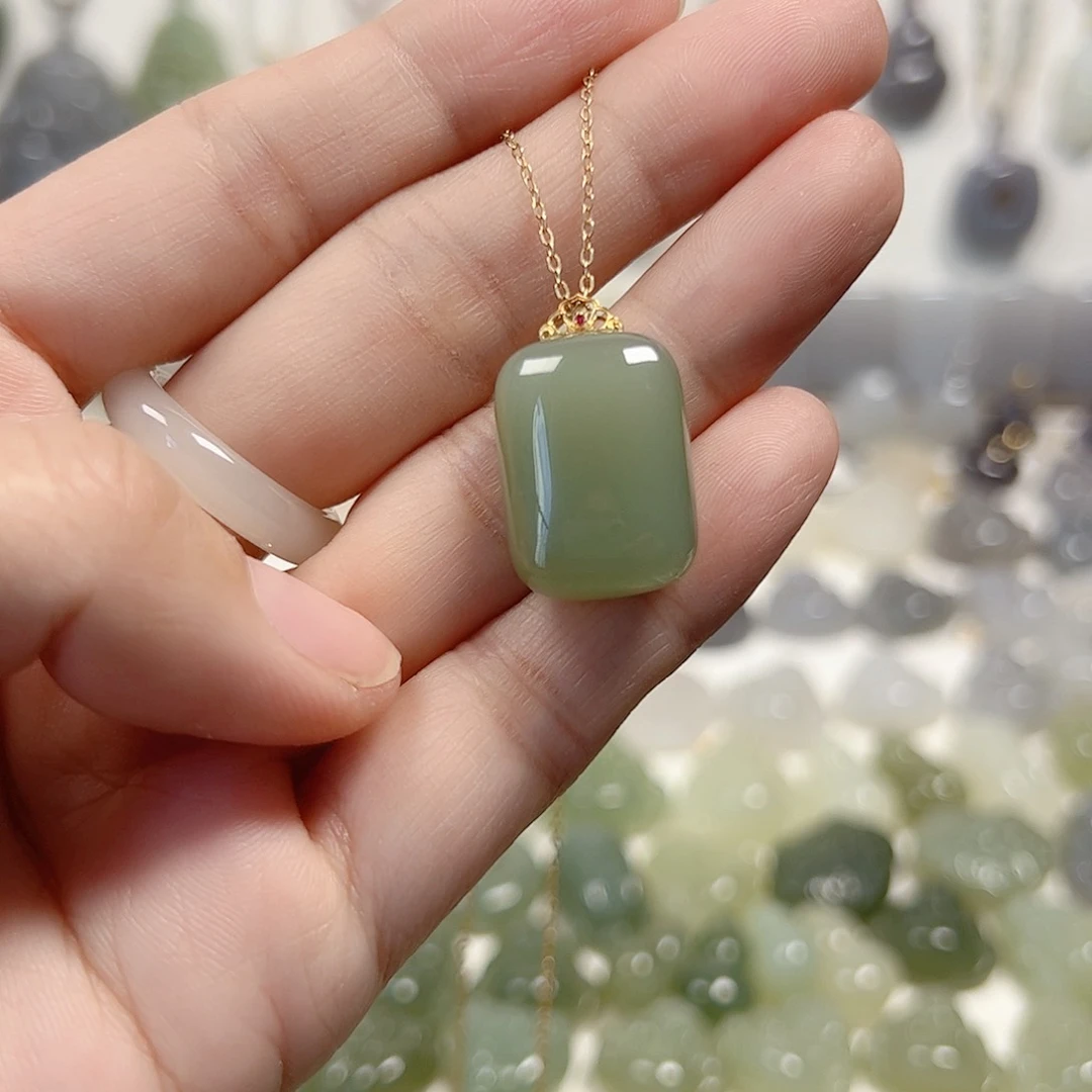 颈饰未镶嵌和田玉