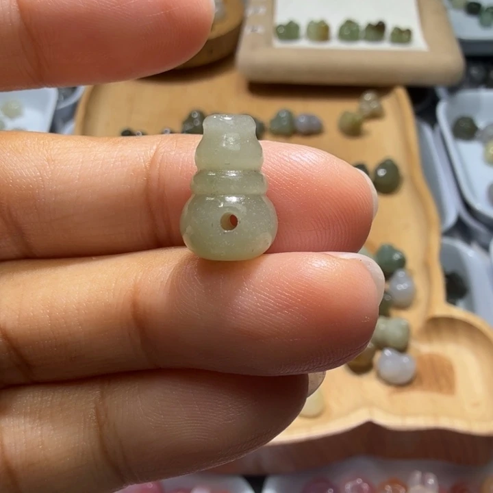 和田玉未镶嵌珠宝半成品