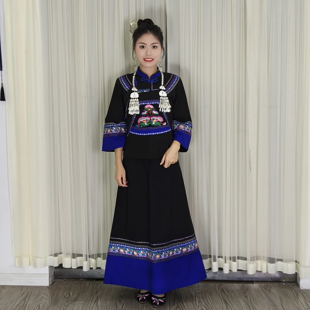 2025年新款壮族布依族刺绣裙子套装民族风