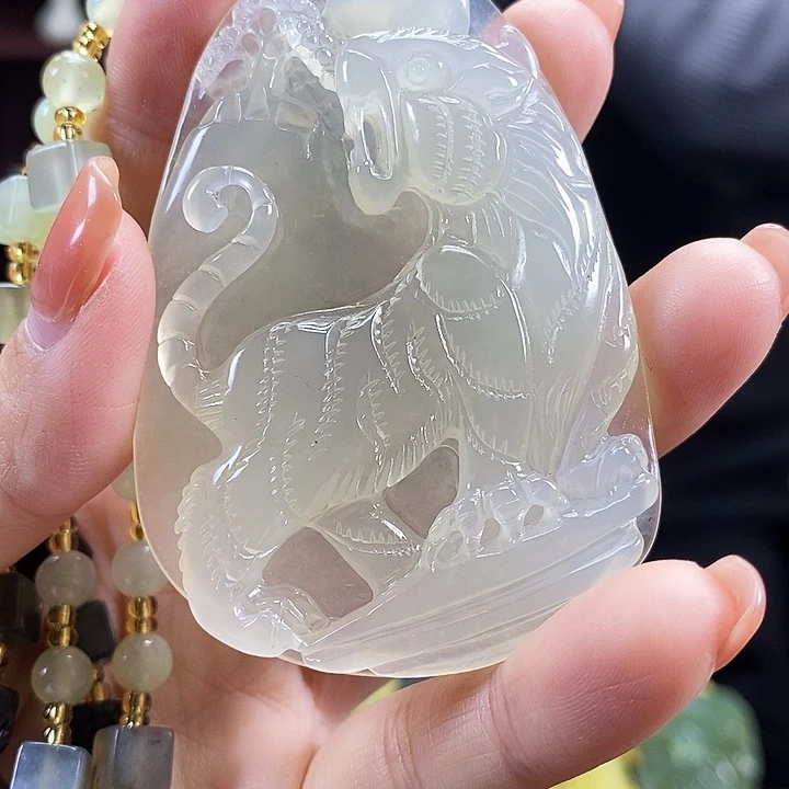 蛇纹石玉未镶嵌吊坠