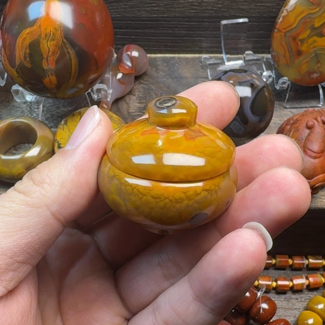 菜***菜玛瑙/玉髓未镶嵌珠宝奇石