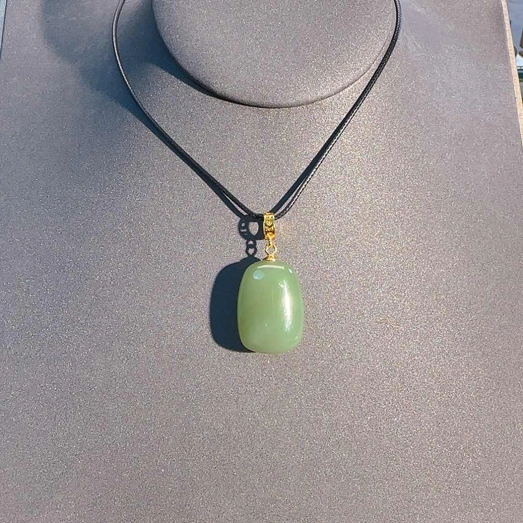 颈饰未镶嵌和田玉无事牌