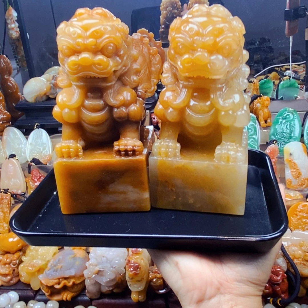 石英质玉（黄龙玉）未镶嵌颈饰