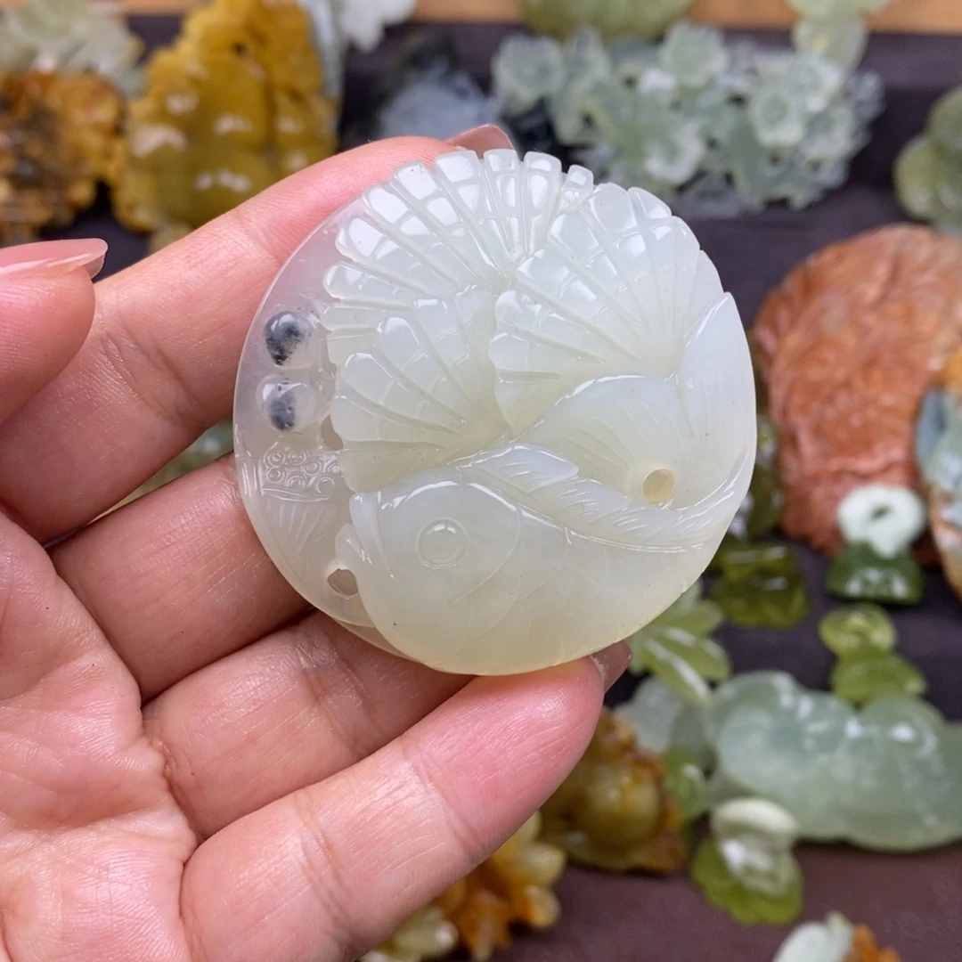 蛇纹石玉颈饰未镶嵌