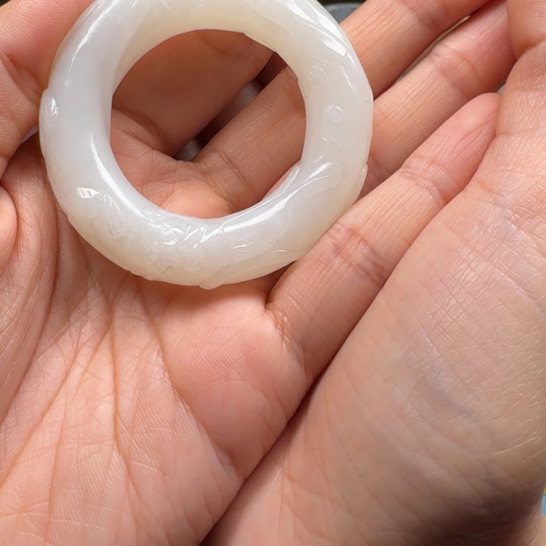 和田玉颈饰未镶嵌虎*