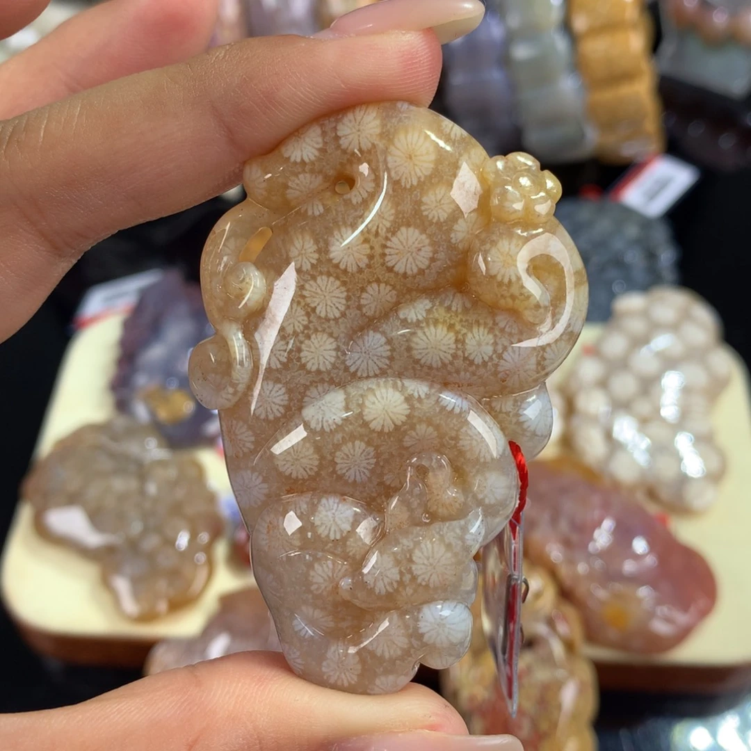 硅化珊瑚（珊瑚玉）未镶嵌吊坠(赠链)5号雕刻狐狸