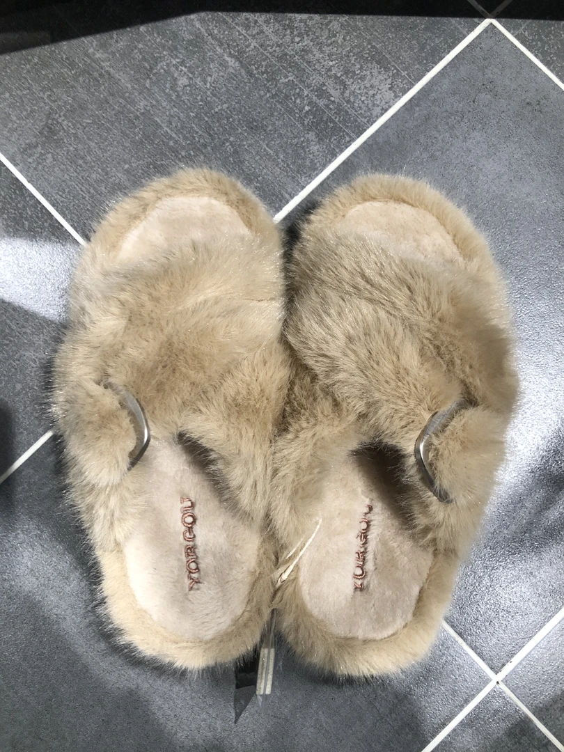 许昌超市正品女士秋冬艾草毛绒居家棉拖鞋保暖卡皮巴拉