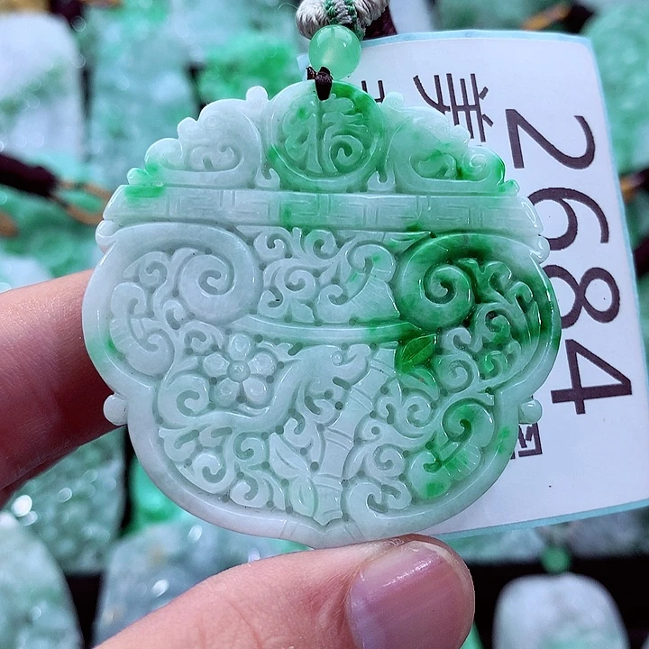 吊坠(不含链)未镶嵌翡翠