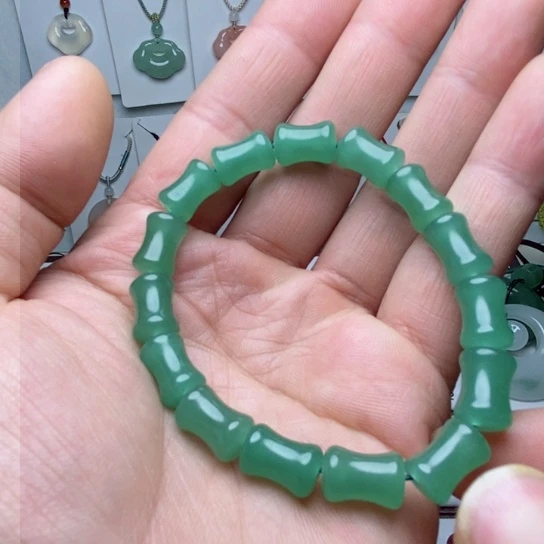 石英质玉颈饰未镶嵌红*&