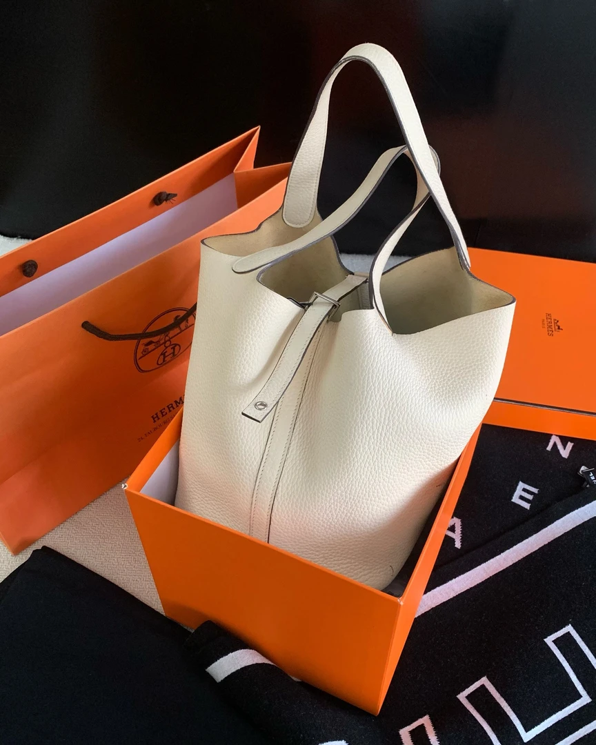 95新 Hermes/爱马仕 展会外场！奶油白银扣22菜篮子包