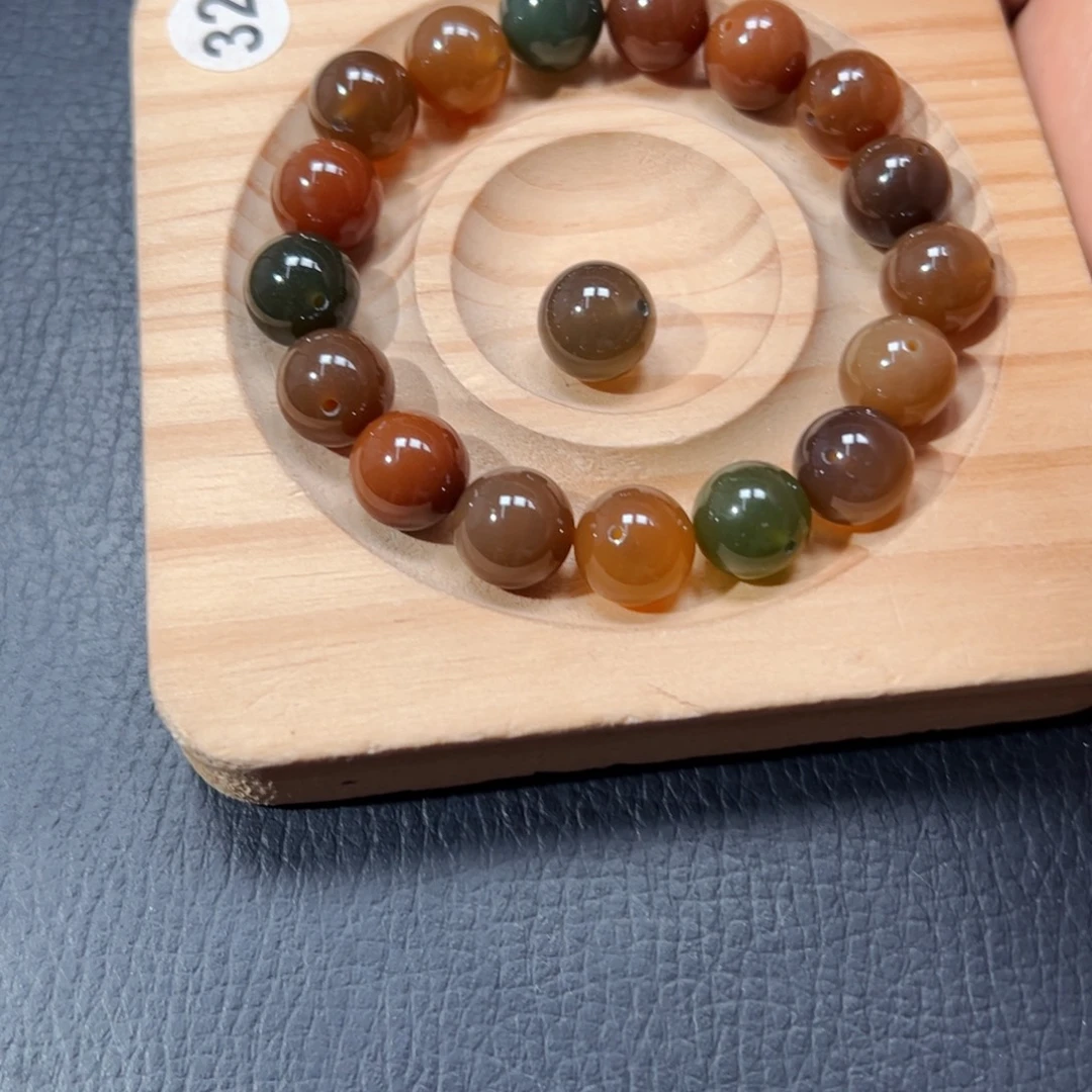 百***作石英质玉未镶嵌手链92