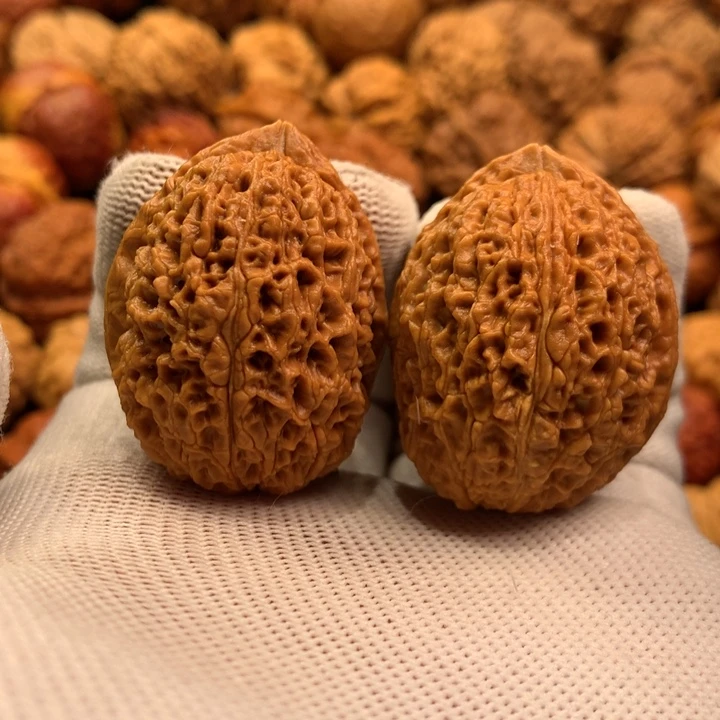 文玩核桃吊坠10………..