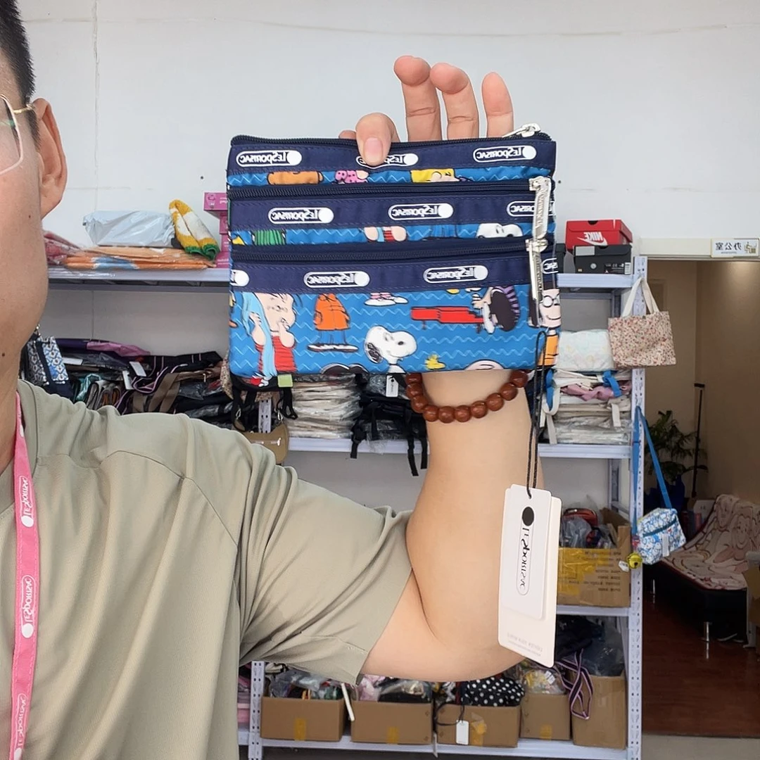 PU化妆包等产品和产品