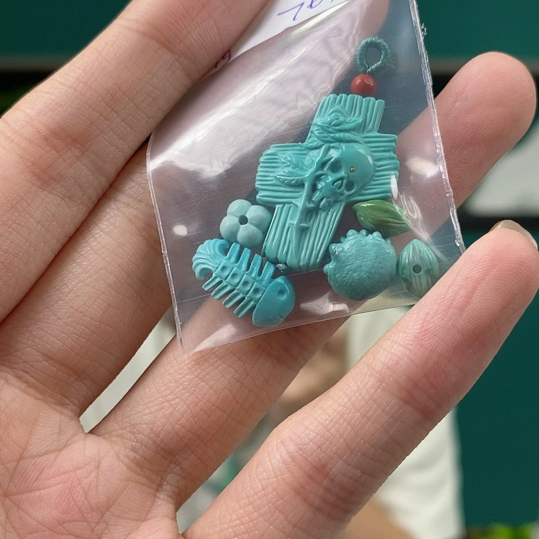 绿松石未镶嵌珠宝奇石