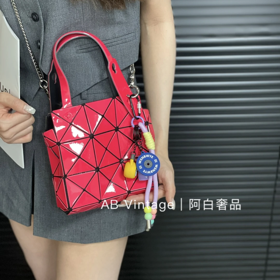 95新 Issey Miyake/三宅一生 阿白奢品/三宅一生 迷你钻石托特包