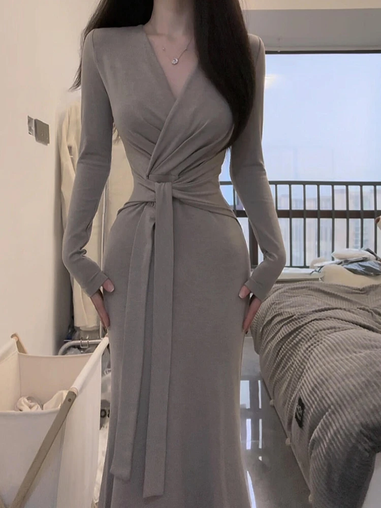 pinkmon||V领绑带长袖针织连衣裙子女秋装修身显瘦气质长裙包臀裙