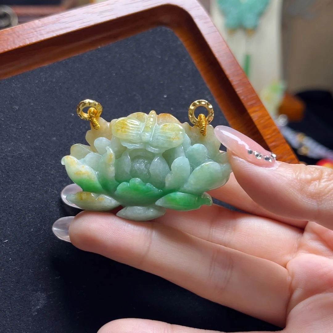 颈饰未镶嵌翡翠莲花