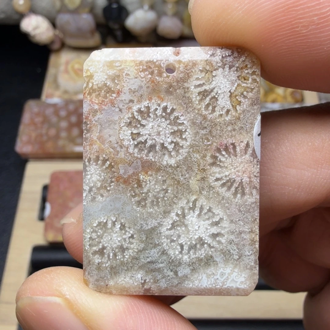 硅化玉未镶嵌天然色有机玉石保真色