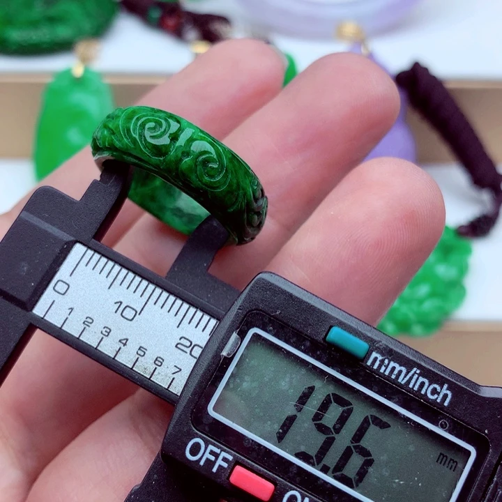 翡翠未镶嵌戒指戒指