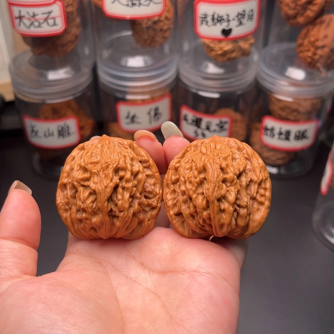文玩核桃把件44粗筋虎