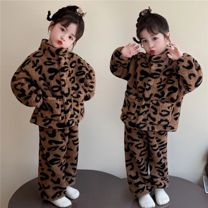 女童豹纹睡衣秋冬款2025新款宝宝珊瑚绒冬季加厚女孩法兰绒家居服