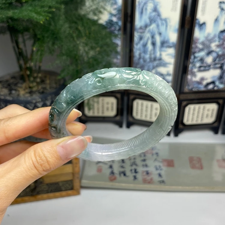 58.2紫底飘花福在眼前如意圆条手镯 天然翡翠A货手镯