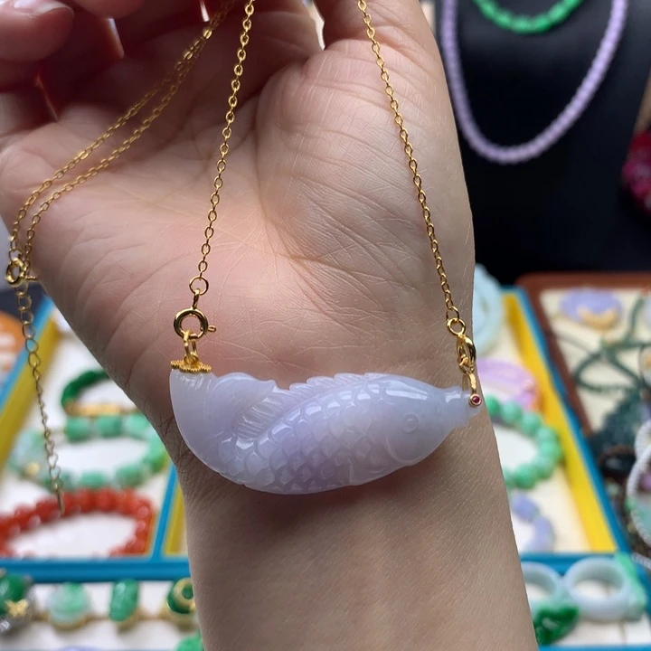 翡翠未镶嵌颈饰翡翠鱼