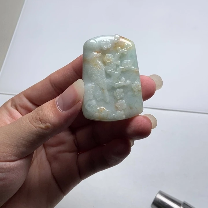 翡翠未镶嵌颈饰喜上眉梢1