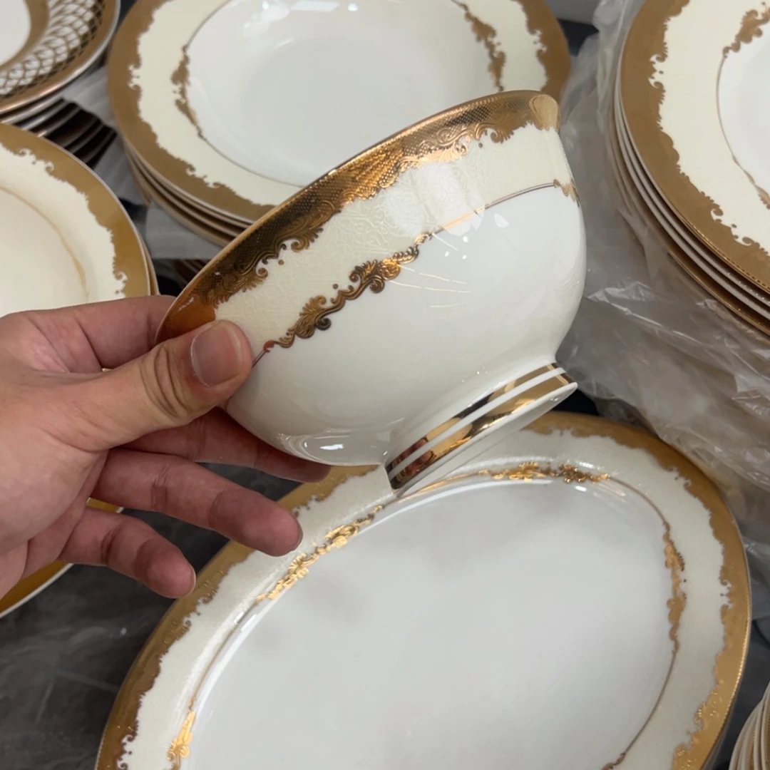 【闪购商品】瓷片一****I6寸高脚碗三个一单打包价