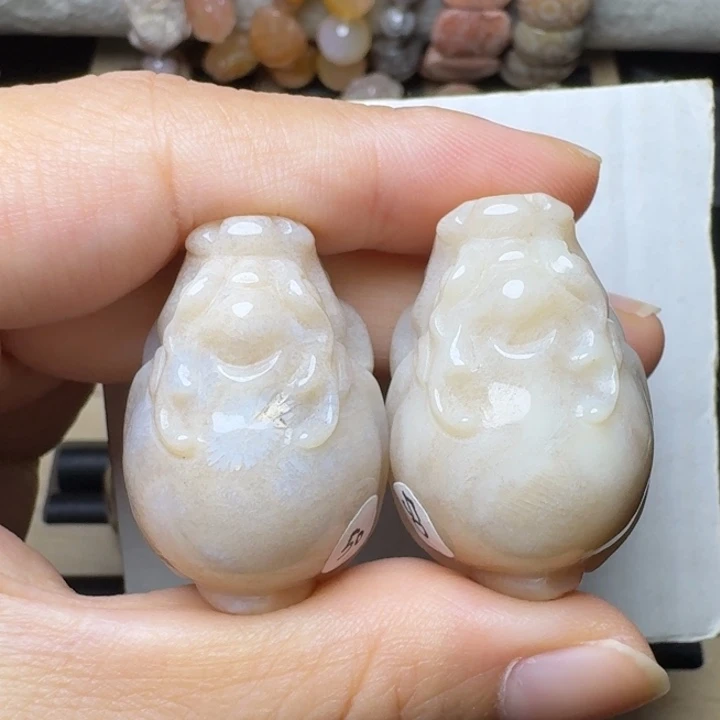 硅化玉未镶嵌玉透米色，单价50