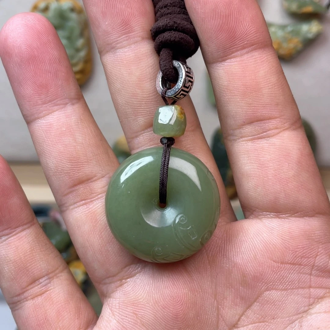 岫岩河磨玉（透闪石质玉）挂坠未镶嵌玲*
